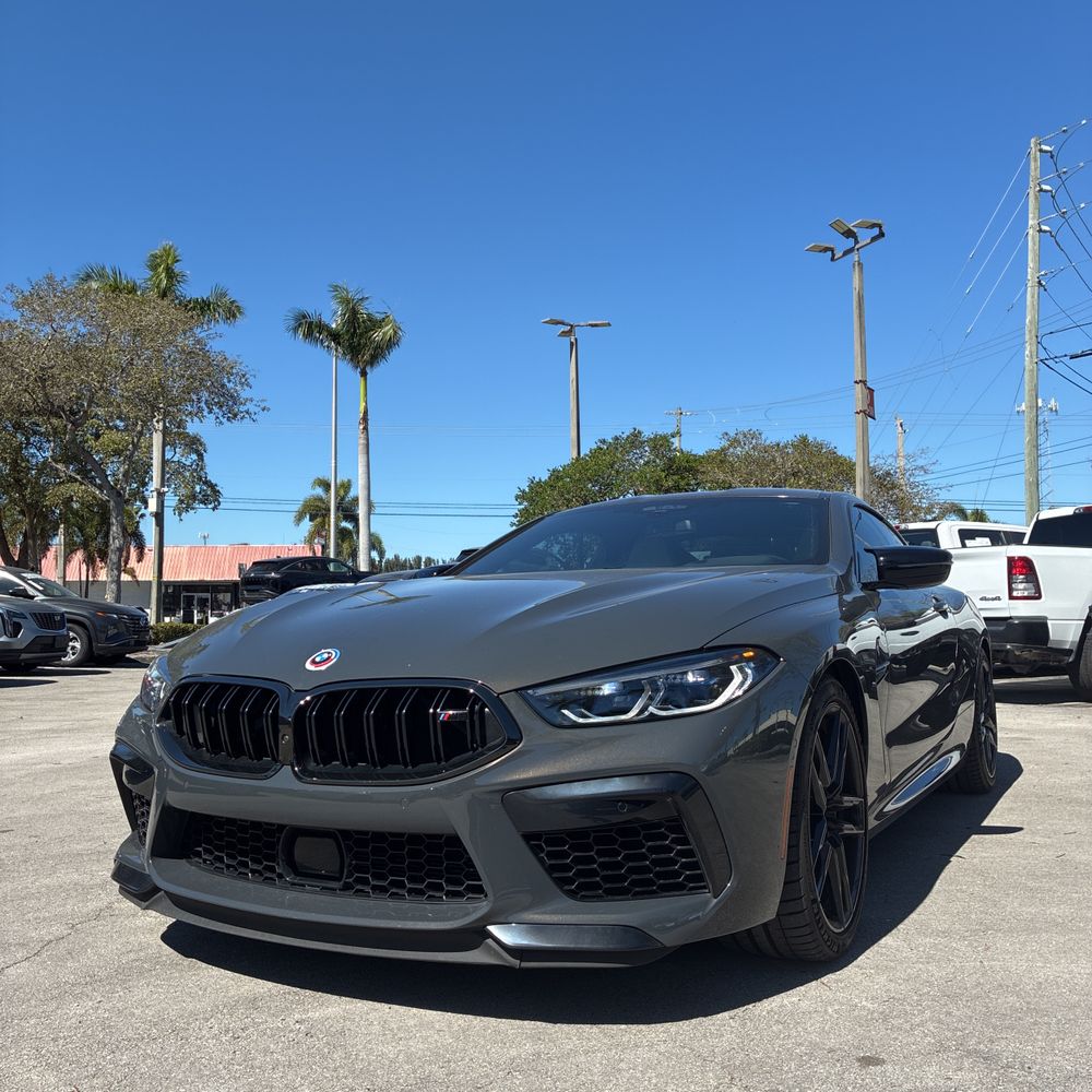 2023 BMW M8