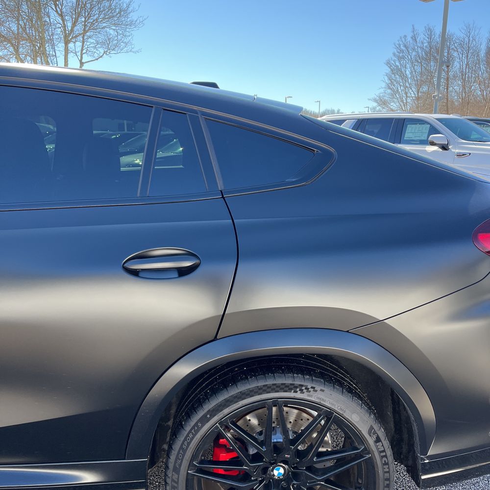 2025 BMW X6 M - Image 9