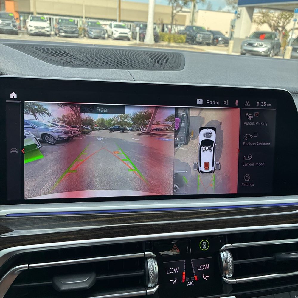 2020 BMW X7 - Image 12