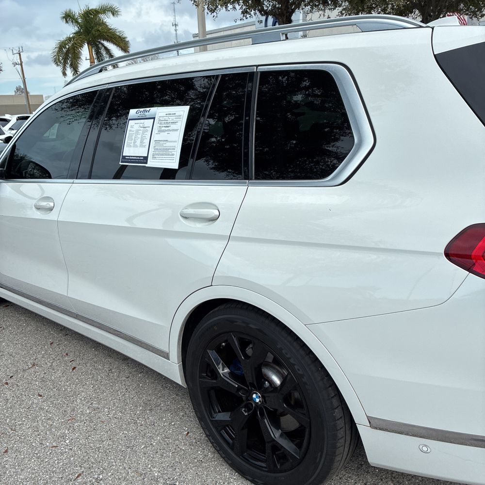 2020 BMW X7 - Image 25