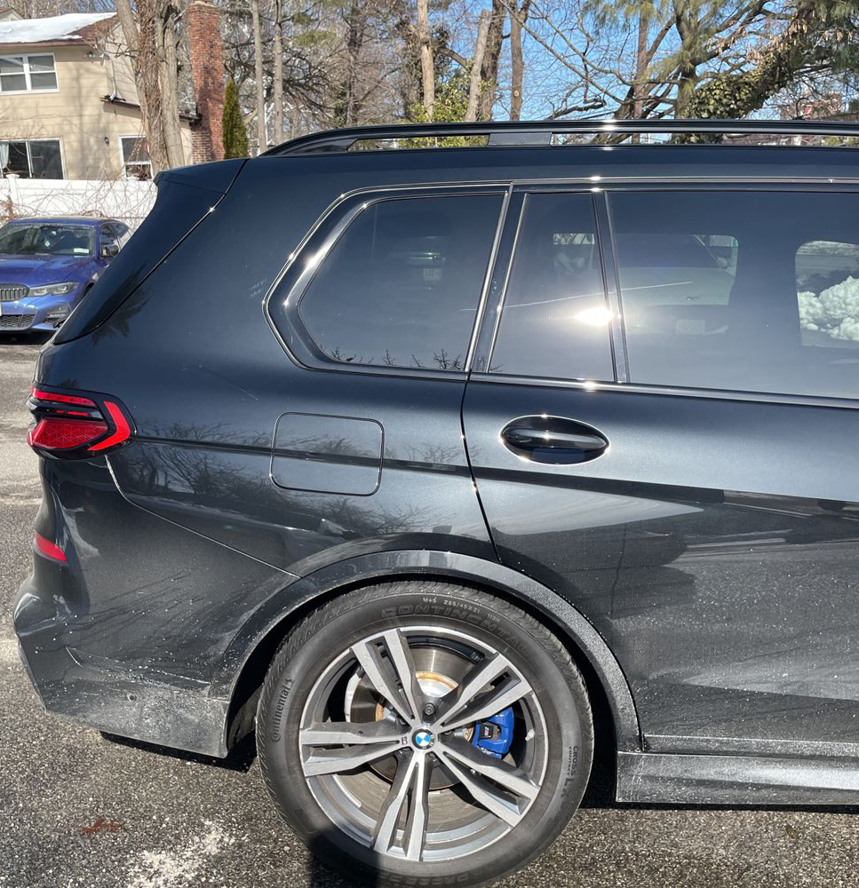 2023 BMW X7 - Image 13