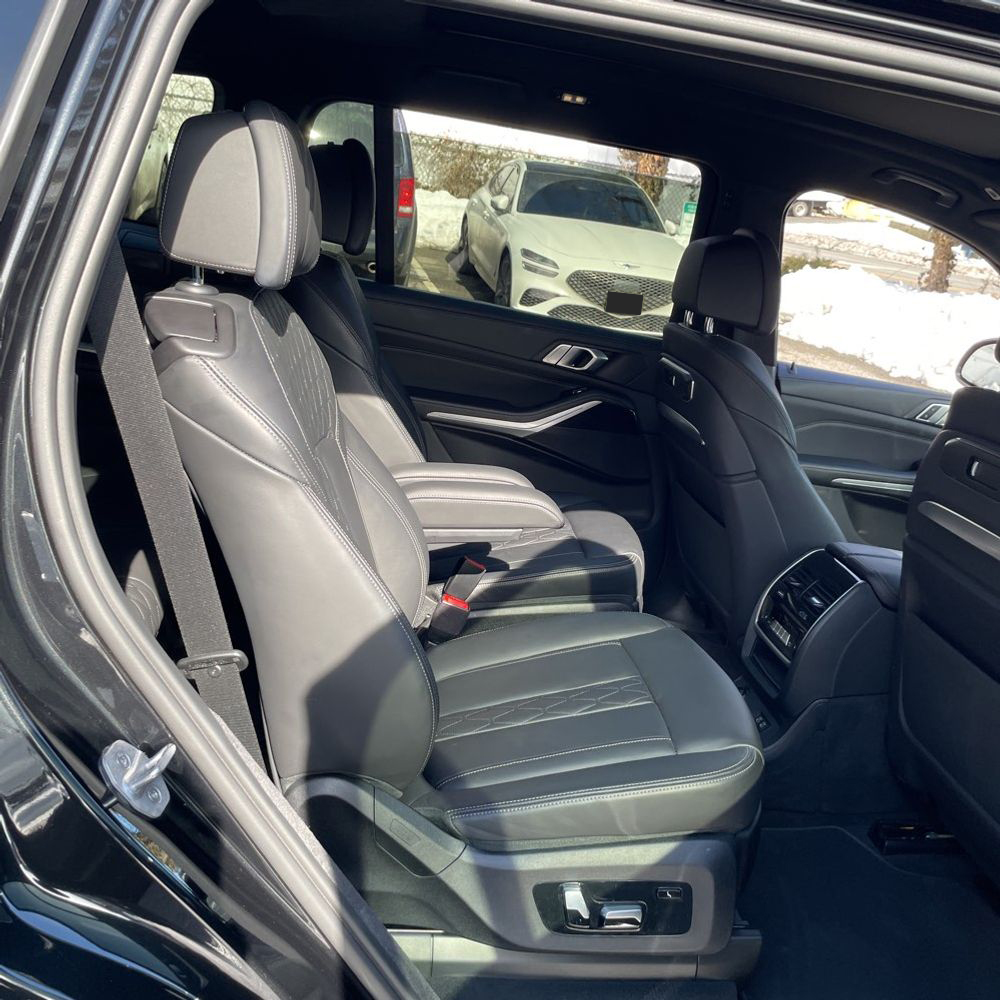 2023 BMW X7 - Image 14
