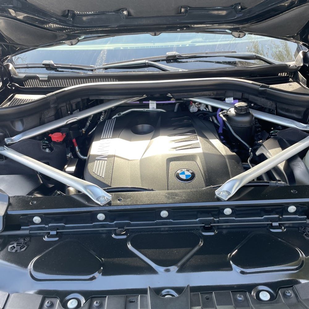 2023 BMW X7 - Image 16