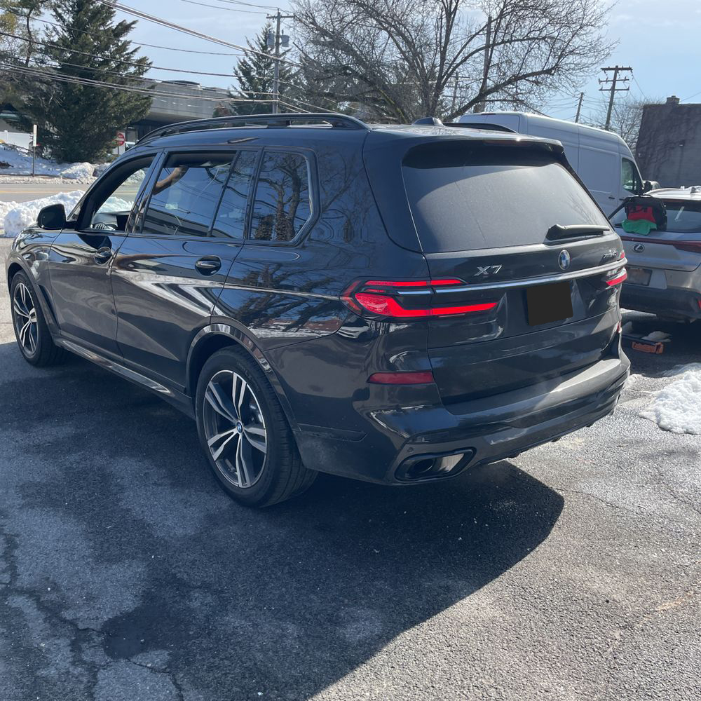 2023 BMW X7 - Image 19