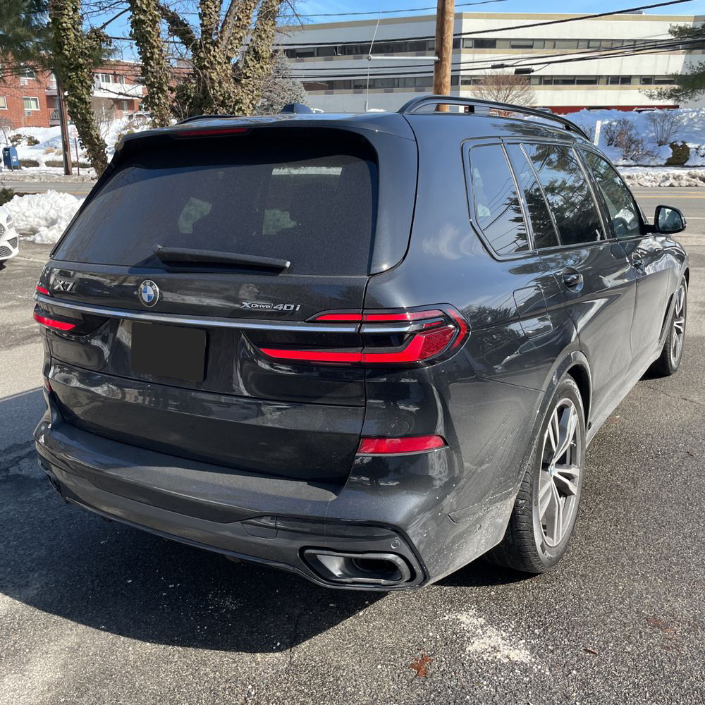 2023 BMW X7 - Image 32