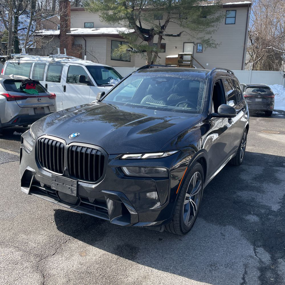 2023 BMW X7
