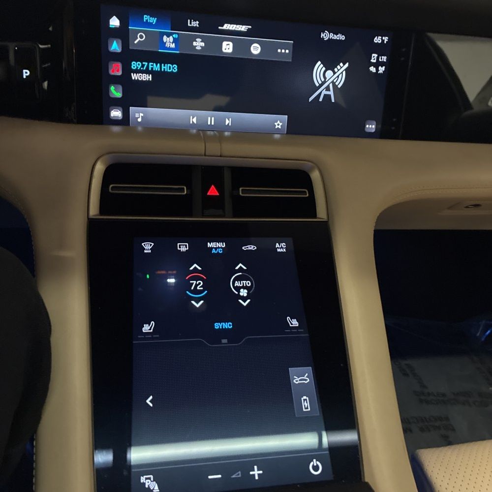 2020 Porsche Taycan Turbo - Image 12