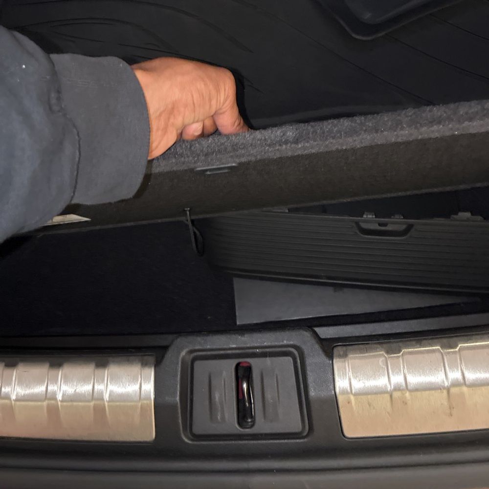 2020 Porsche Taycan Turbo - Image 32