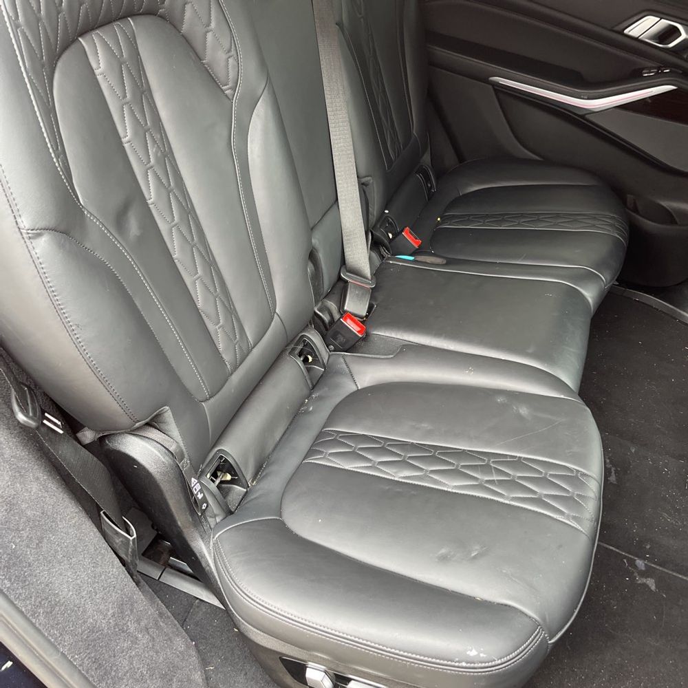 2023 BMW X7 - Image 3