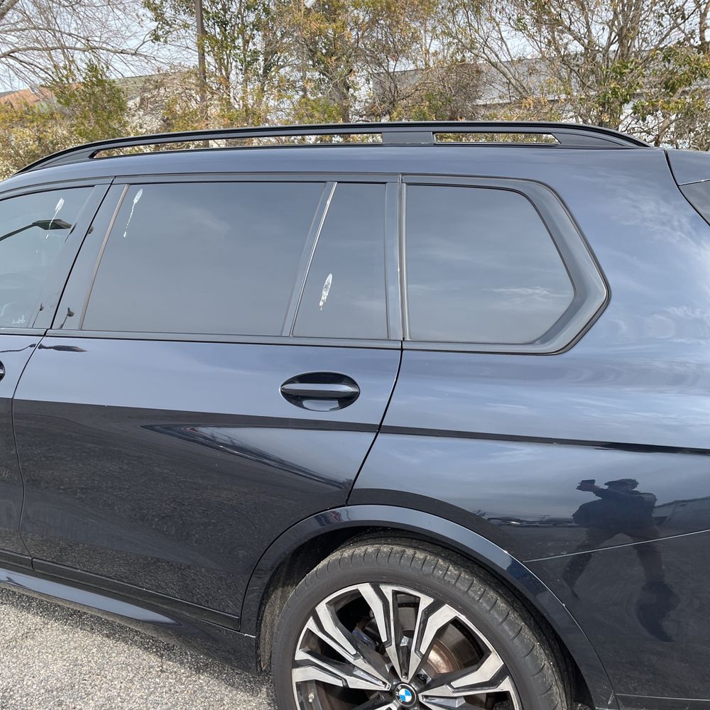 2023 BMW X7 - Image 4