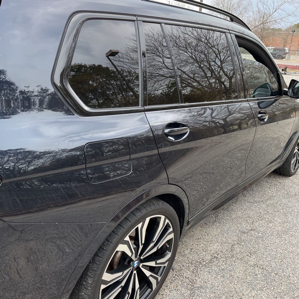 2023 BMW X7 - Image 5