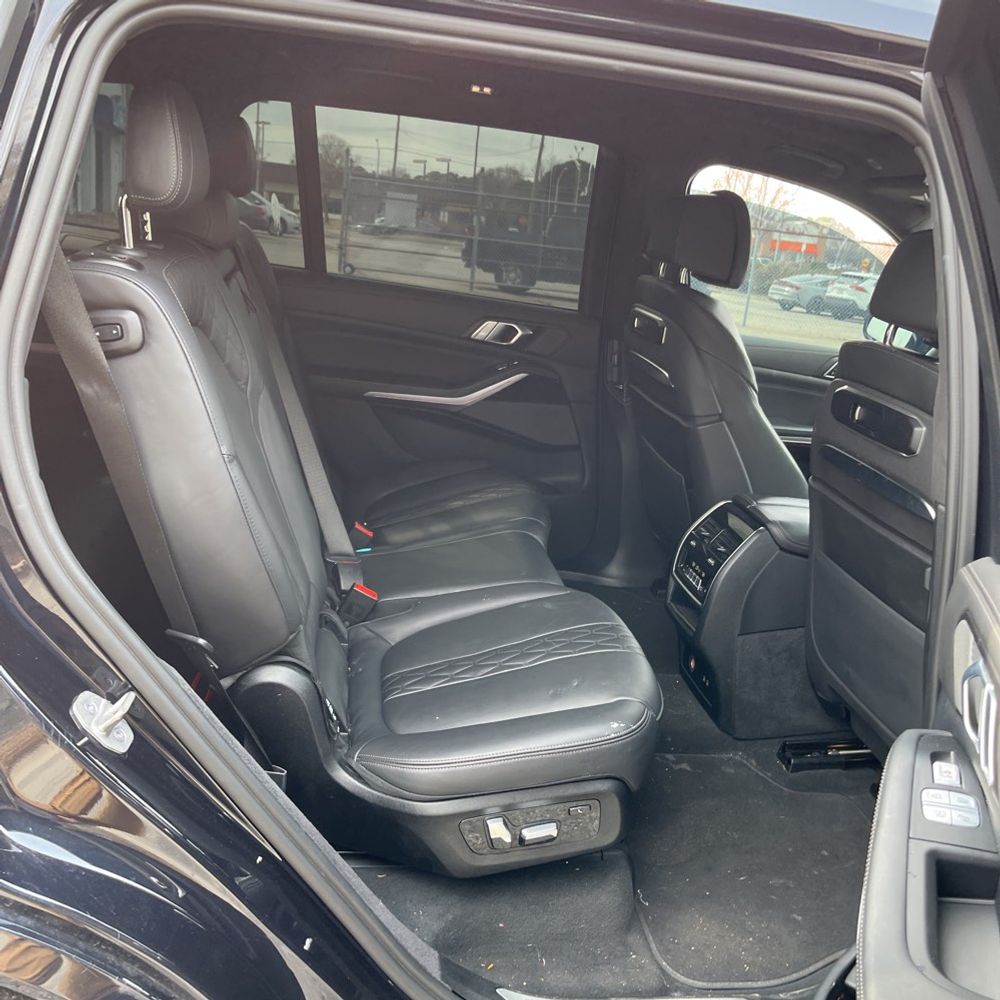 2023 BMW X7 - Image 11