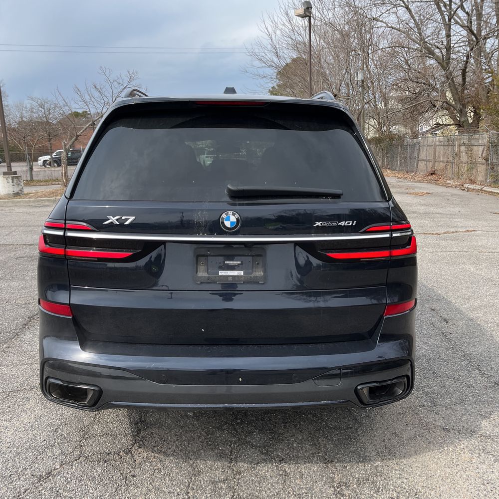 2023 BMW X7 - Image 19