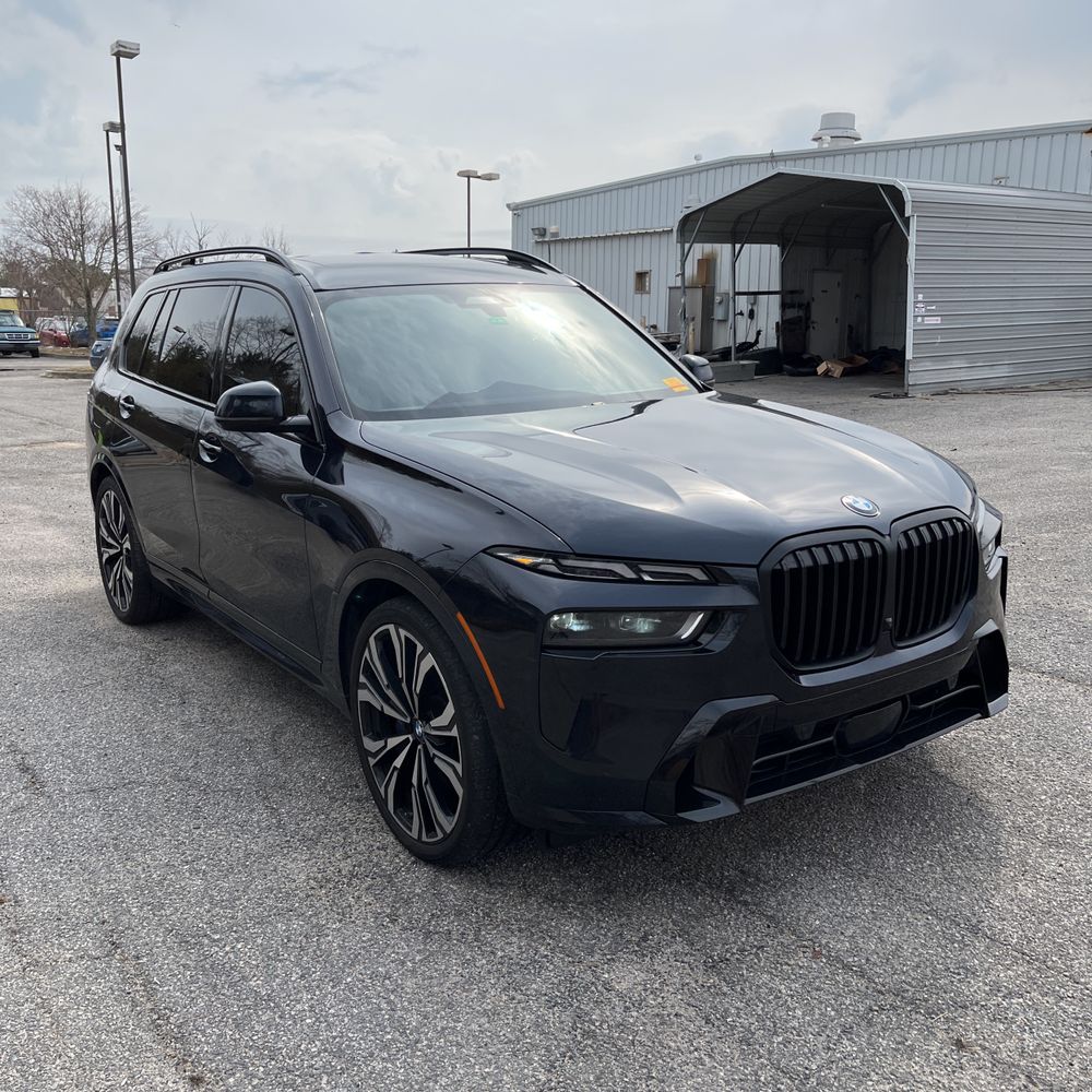 2023 BMW X7 - Image 24