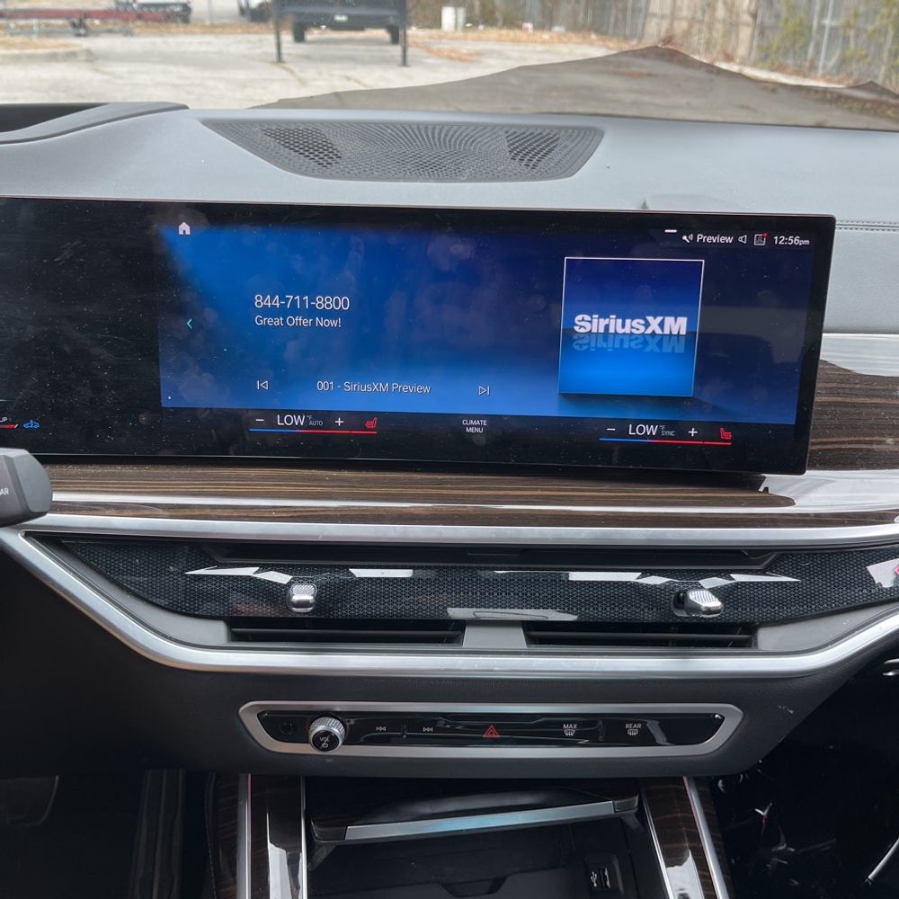 2023 BMW X7 - Image 48