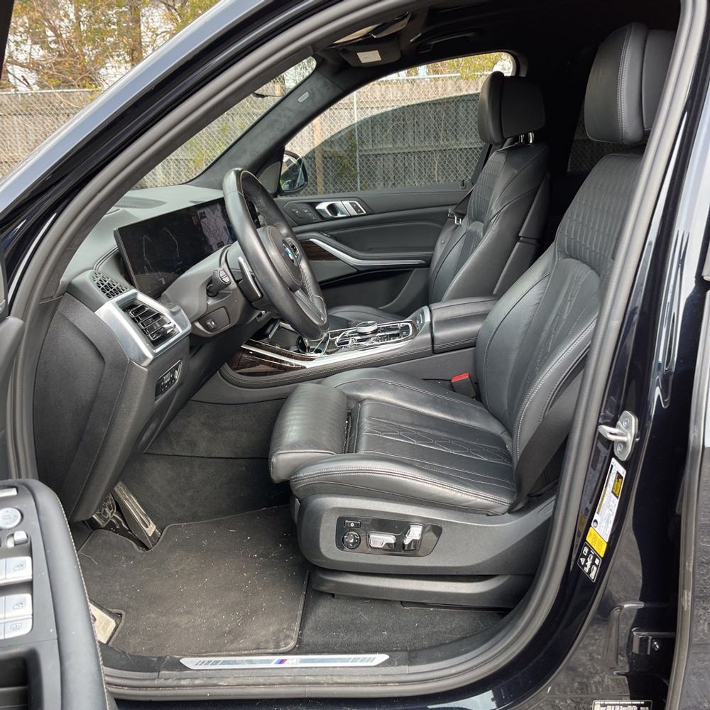 2023 BMW X7 - Image 58