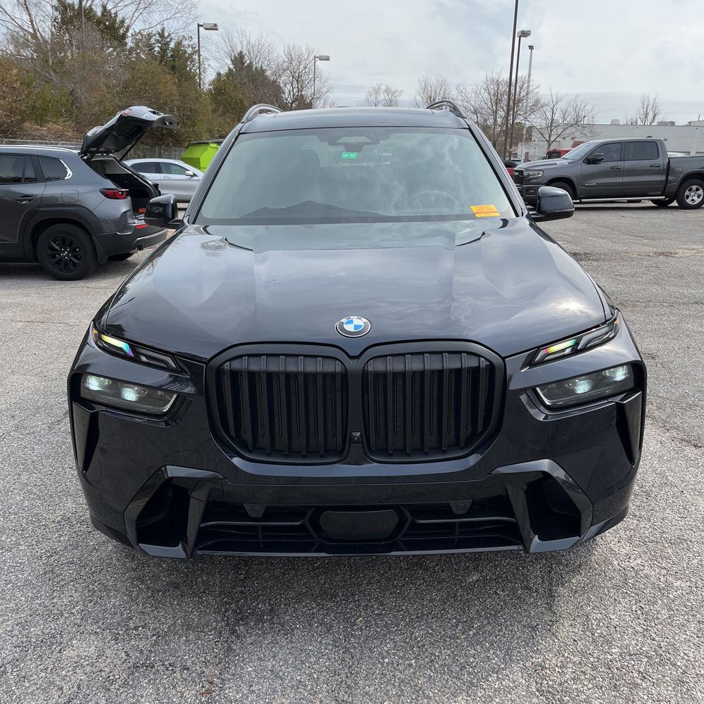 2023 BMW X7 - Image 60