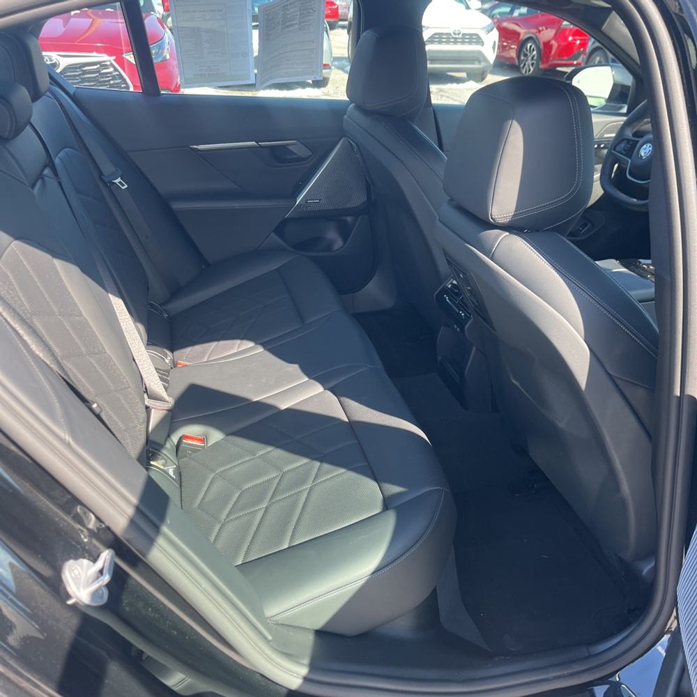 2025 BMW 5-Series - Image 30