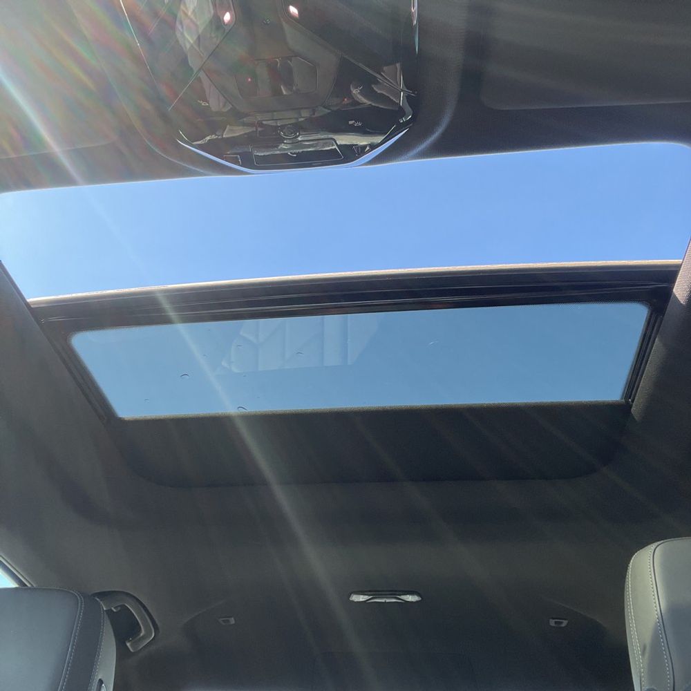 2025 BMW 5-Series - Image 33