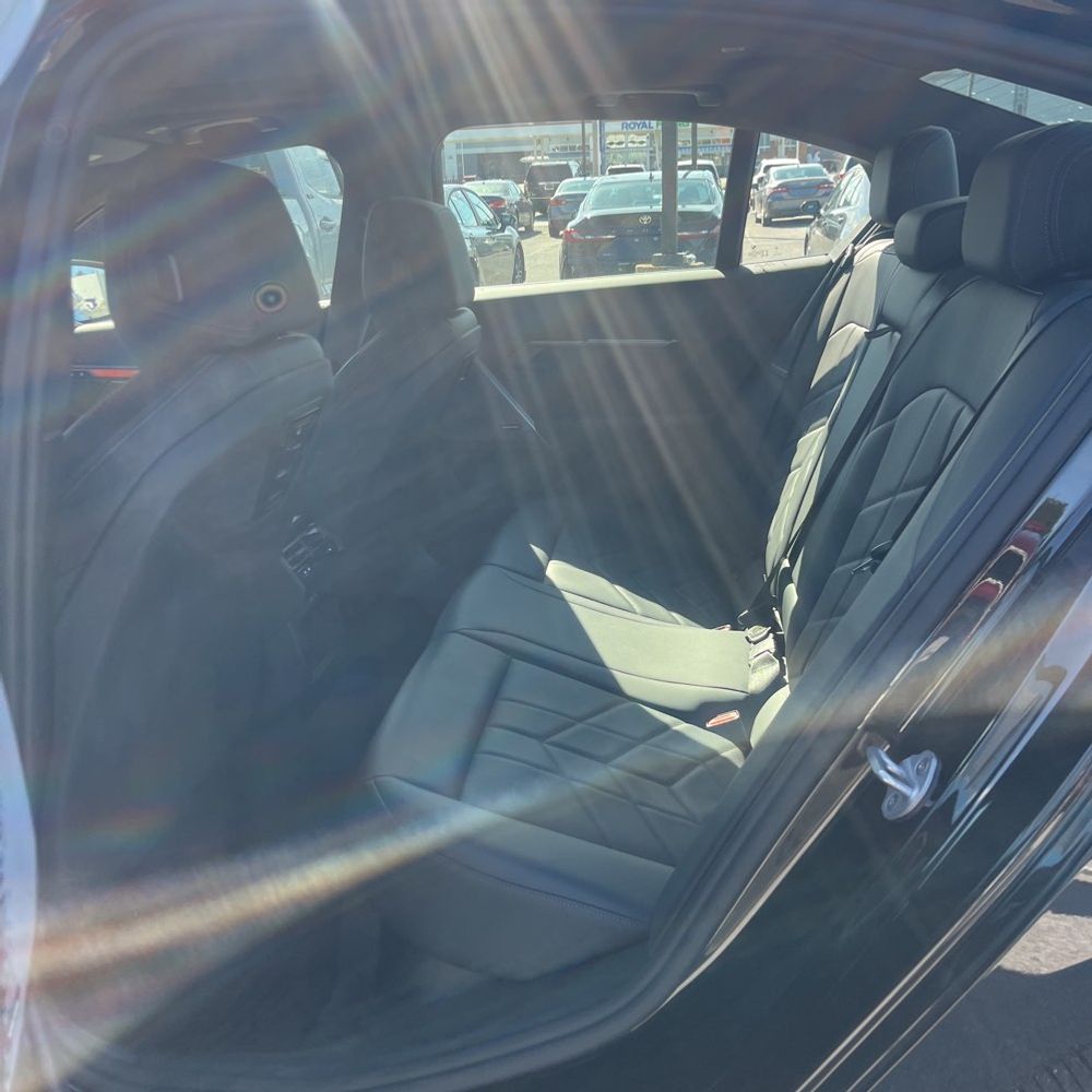 2025 BMW 5-Series - Image 34