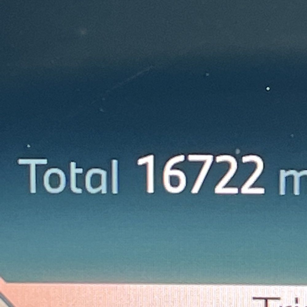 2025 BMW 5-Series - Image 37