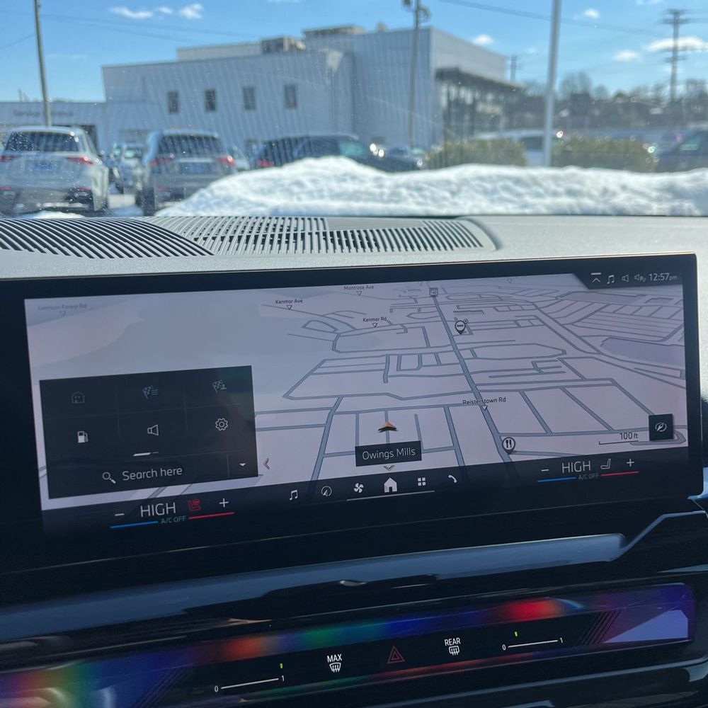 2025 BMW 5-Series - Image 39