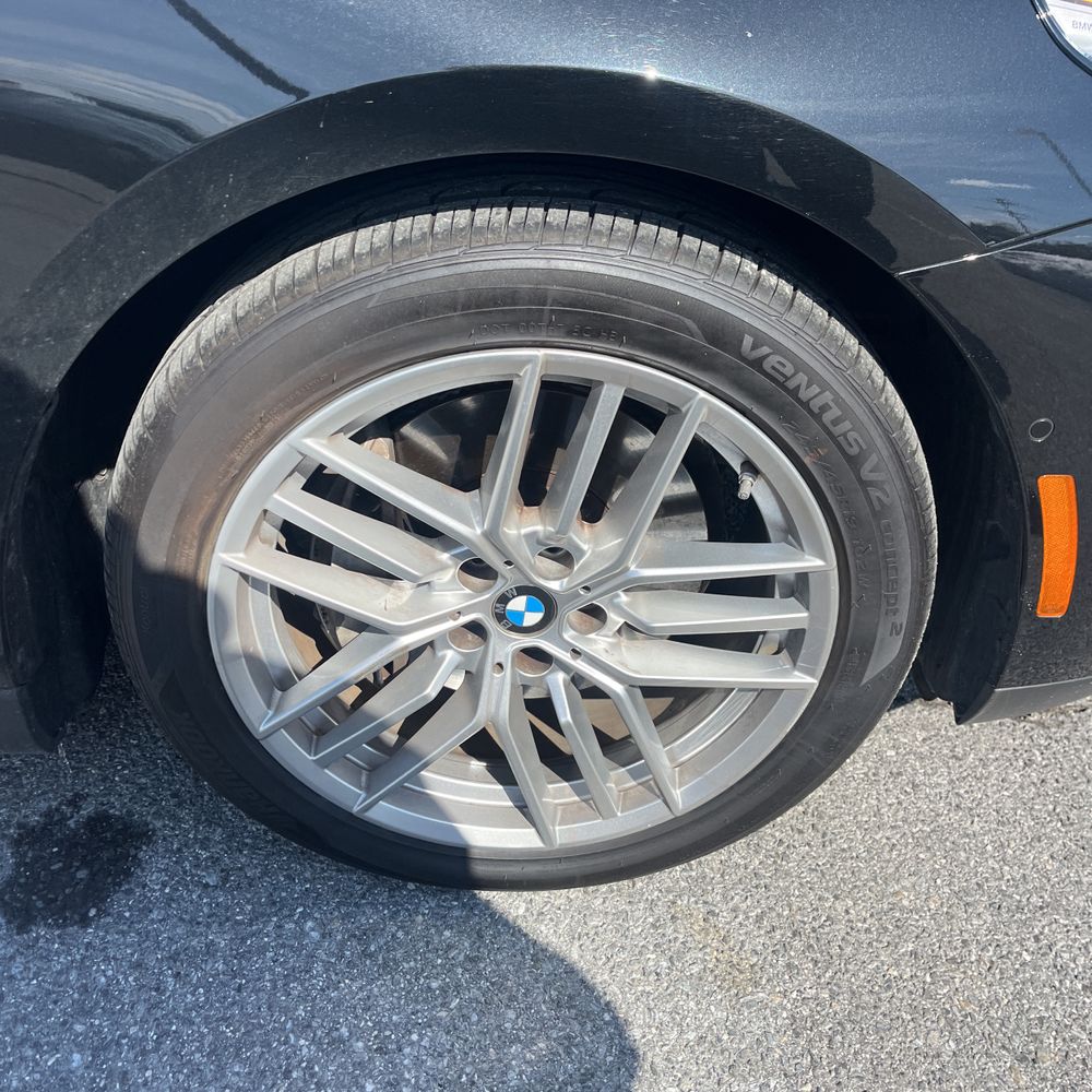 2025 BMW 5-Series - Image 43