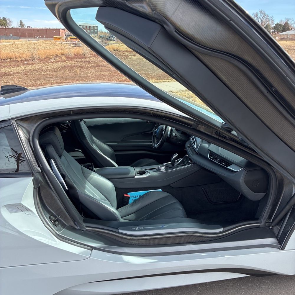 2016 BMW i8 - Image 5