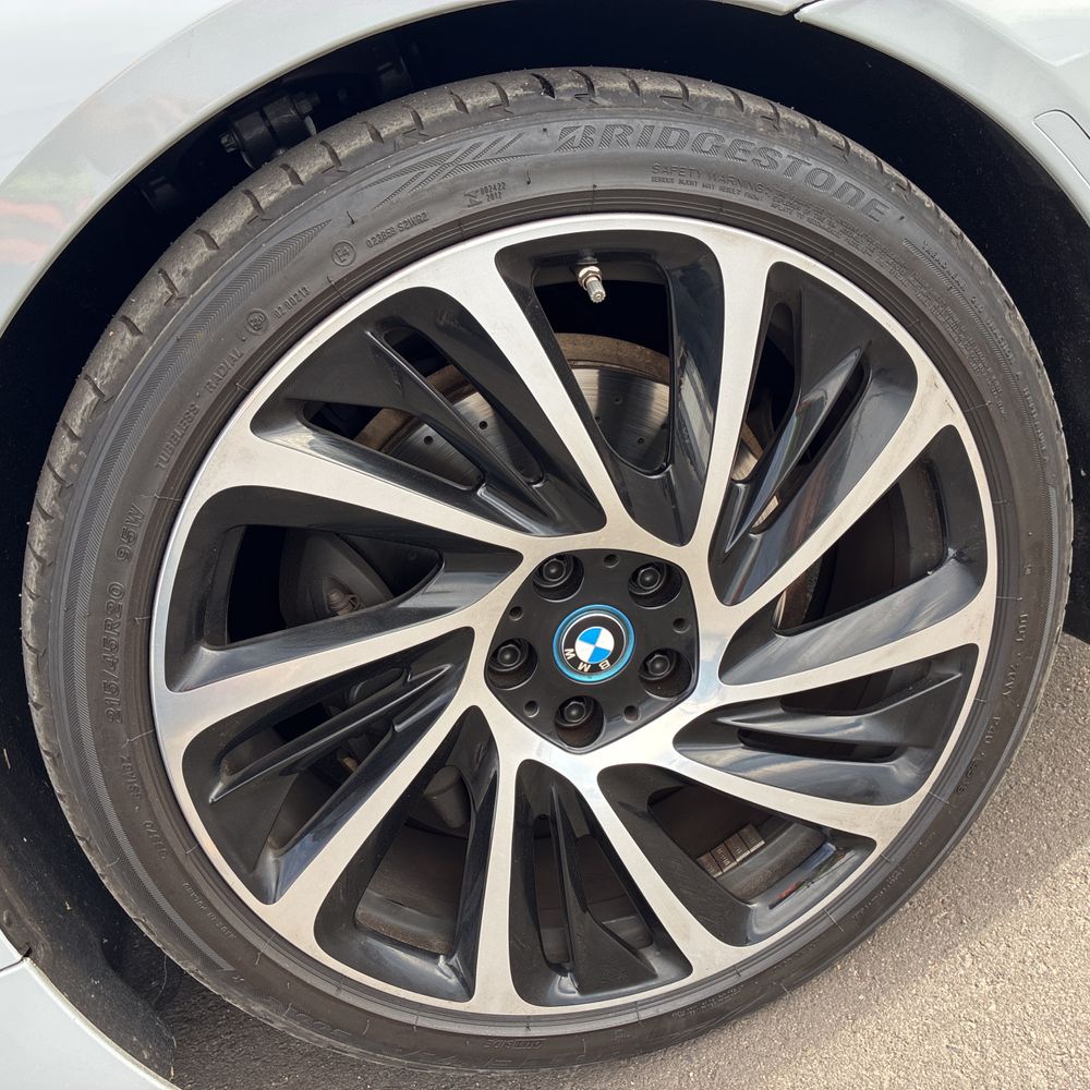 2016 BMW i8 - Image 11