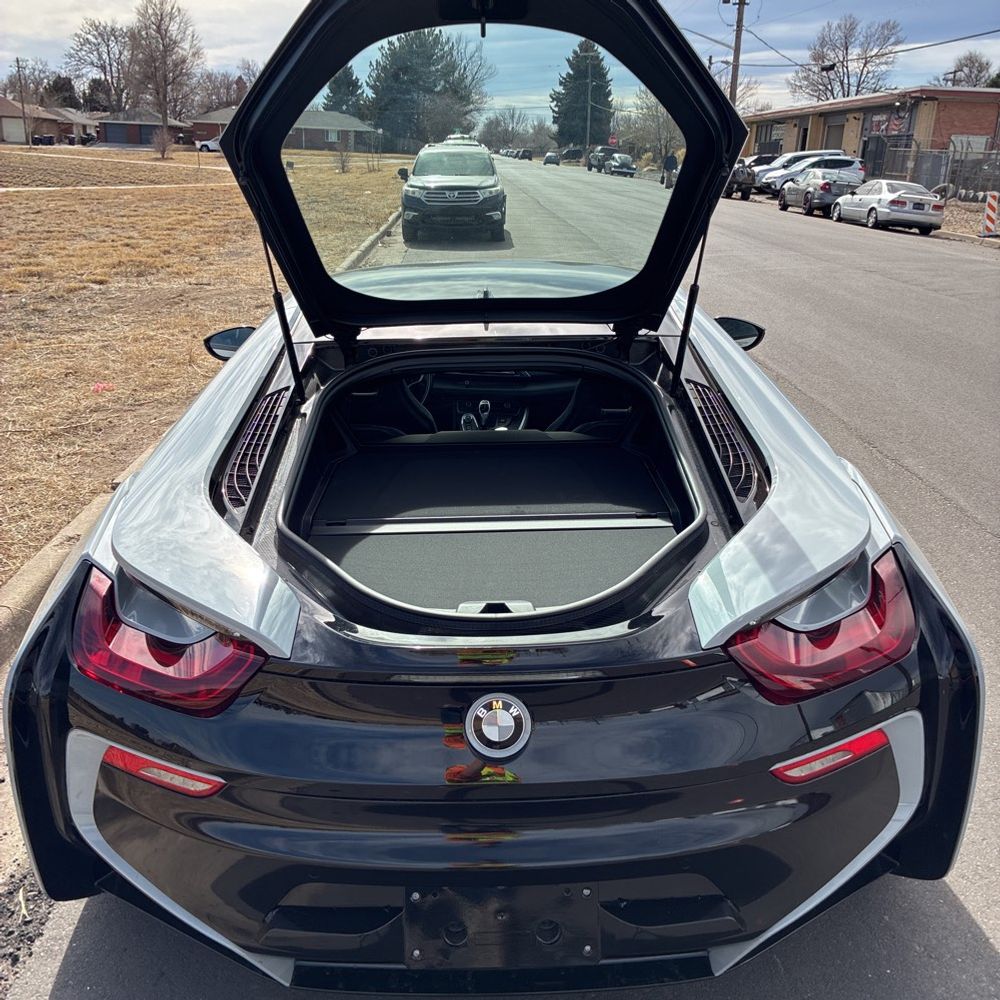 2016 BMW i8 - Image 13