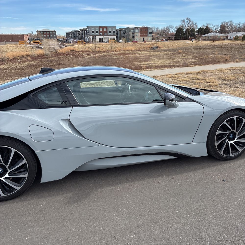 2016 BMW i8 - Image 18