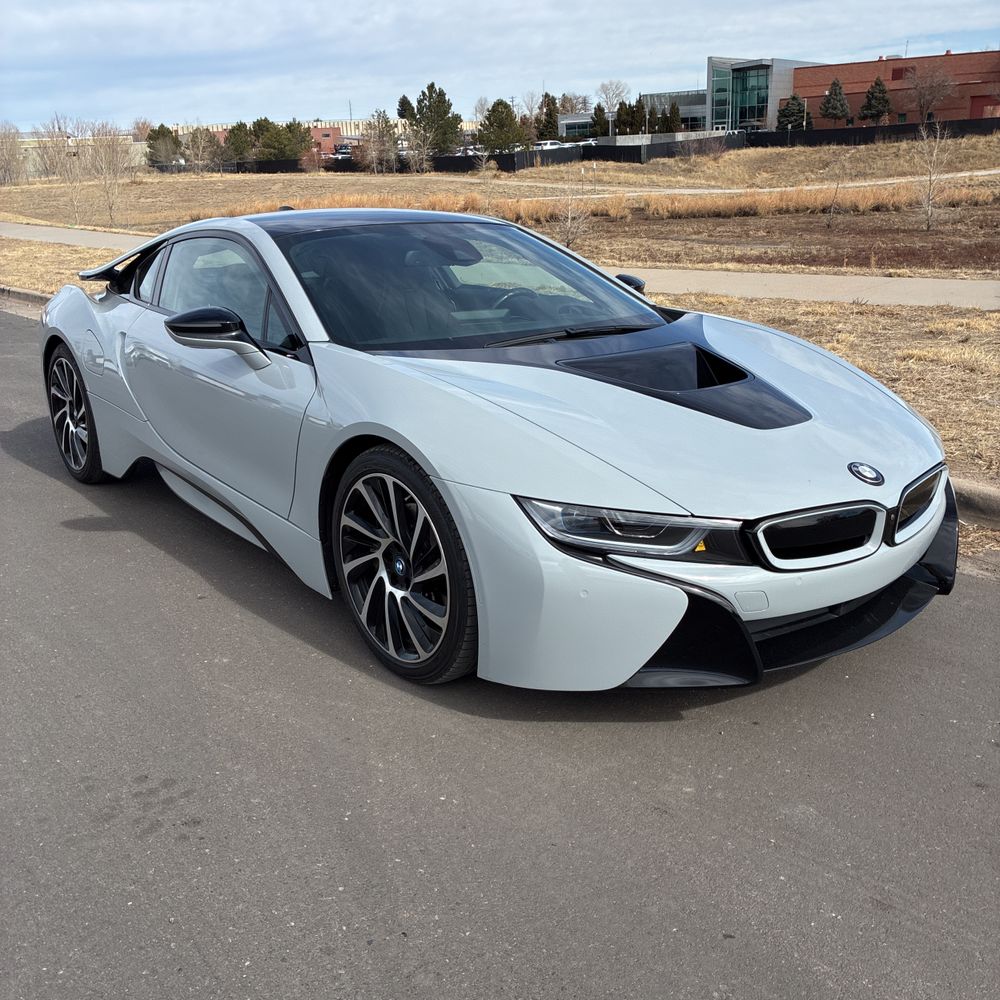 2016 BMW i8 - Image 40