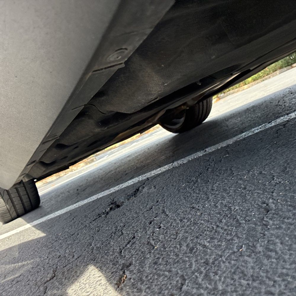 2023 Porsche Cayenne - Image 2