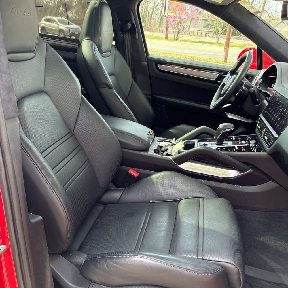 2023 Porsche Cayenne - Image 4