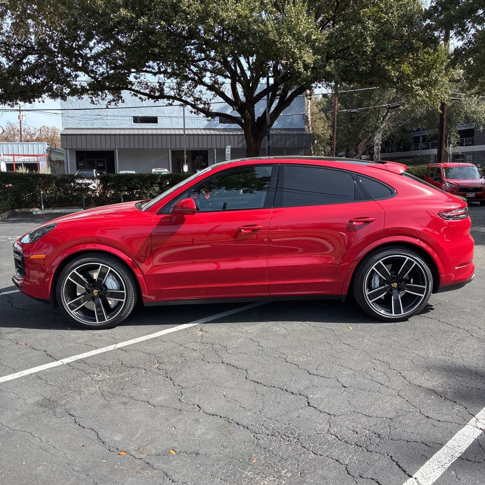 2023 Porsche Cayenne - Image 9