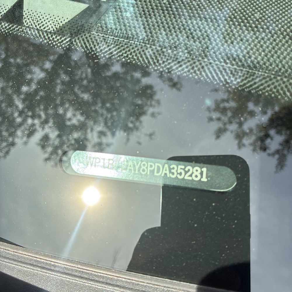 2023 Porsche Cayenne - Image 23