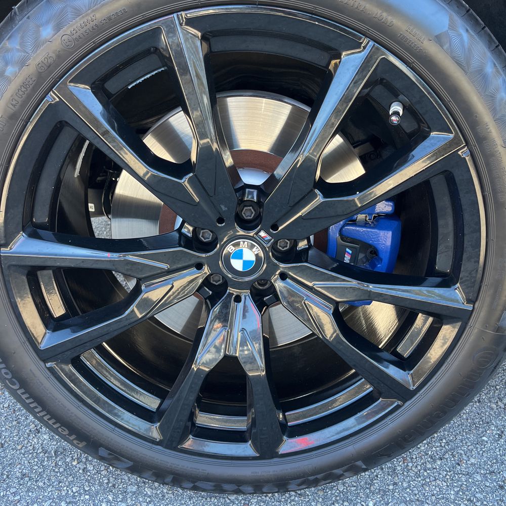 2023 BMW X7 - Image 9