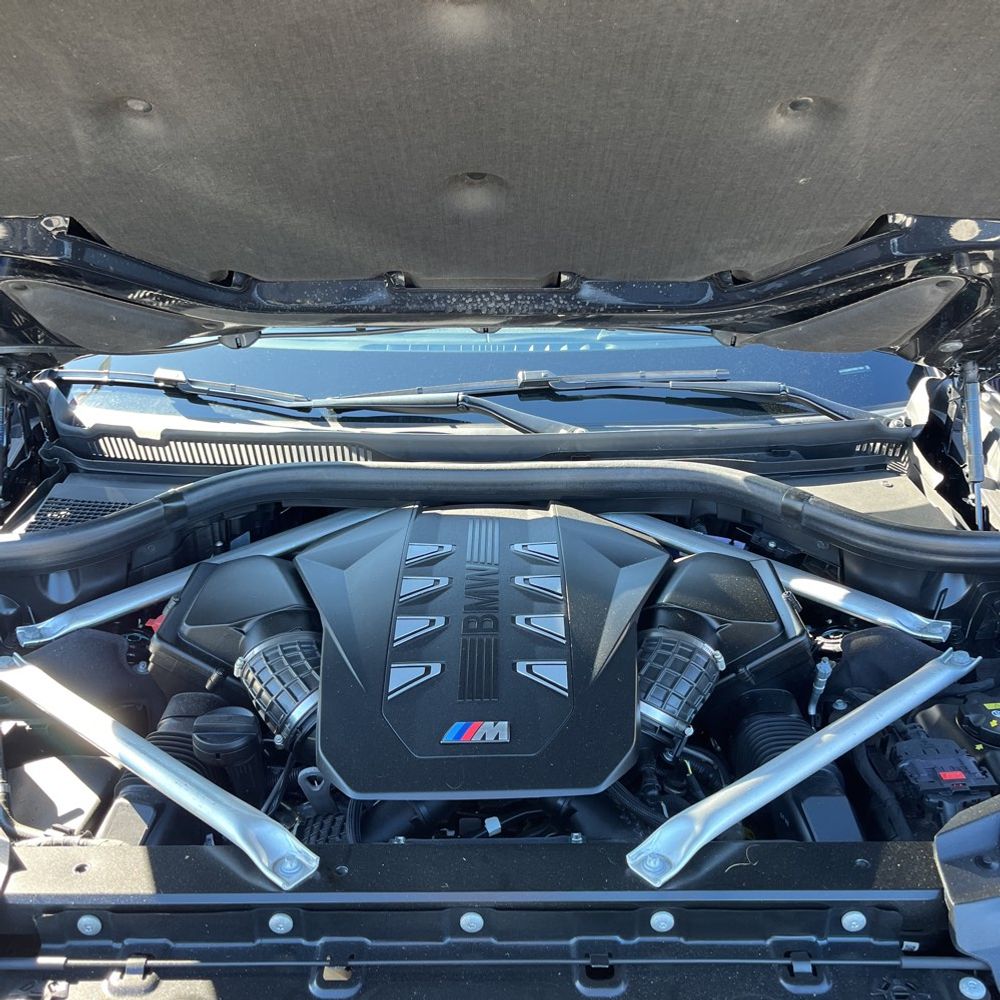 2023 BMW X7 - Image 15