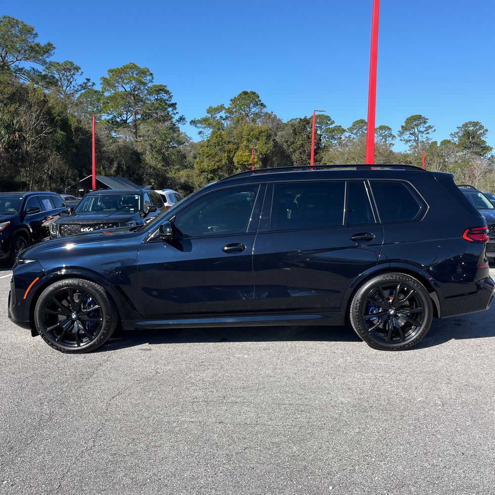 2023 BMW X7 - Image 18