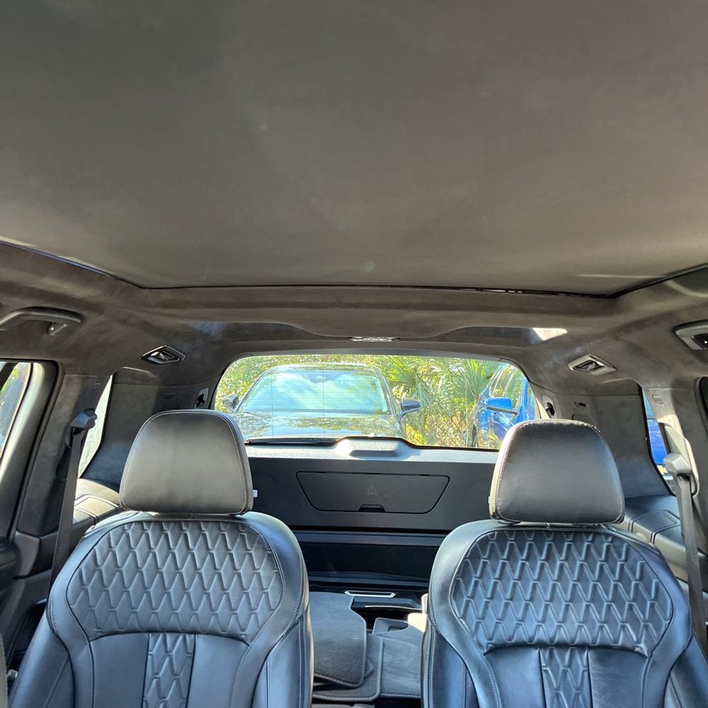 2023 BMW X7 - Image 20