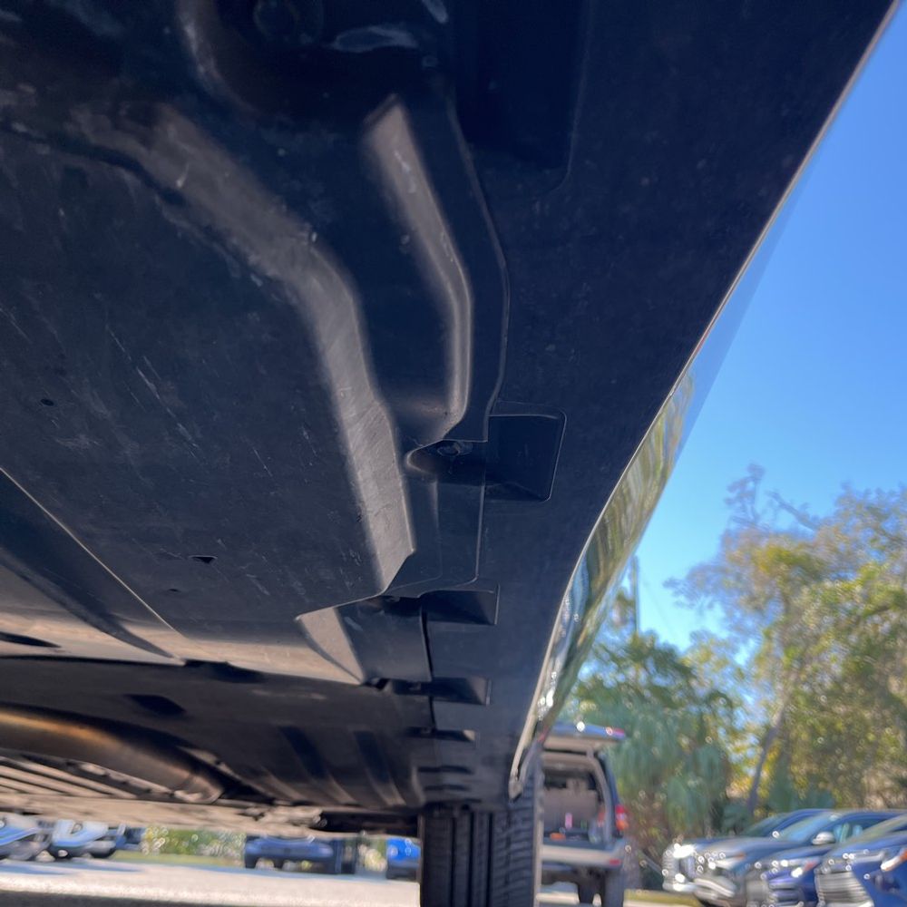 2023 BMW X7 - Image 25