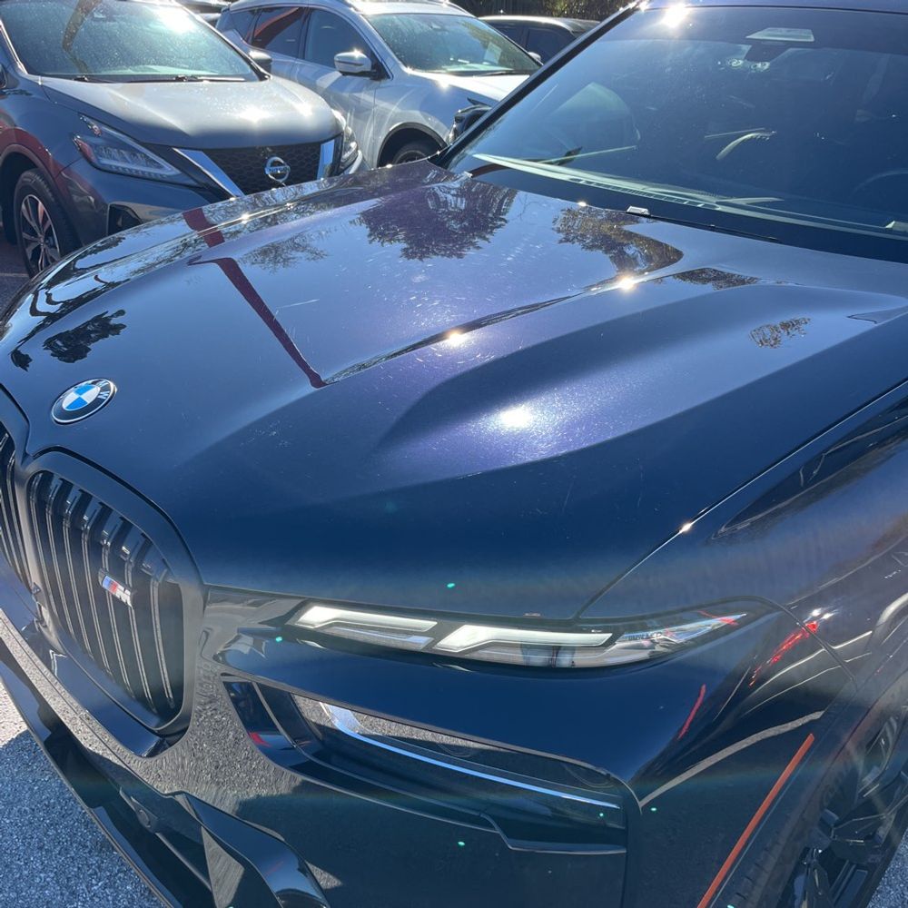 2023 BMW X7 - Image 29