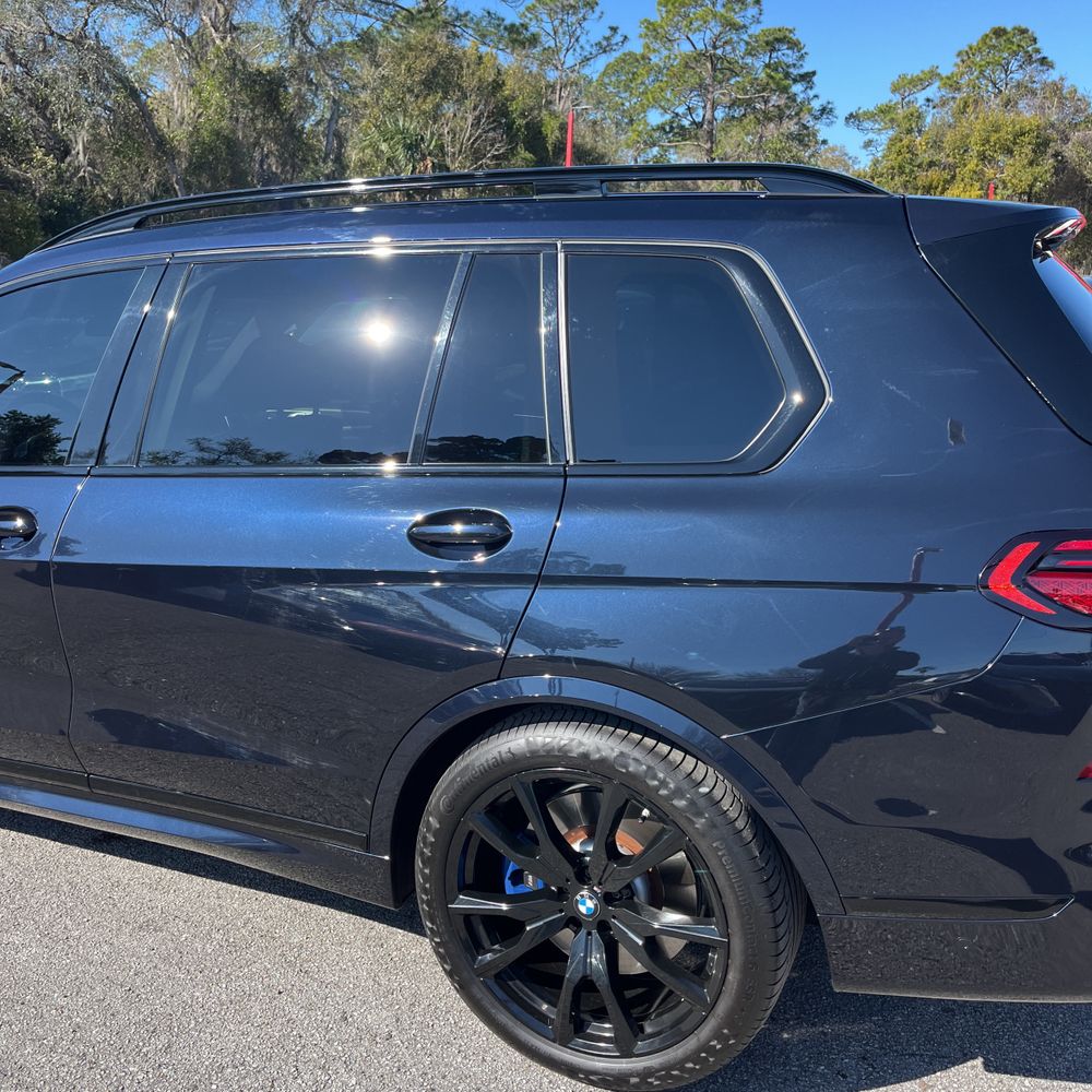 2023 BMW X7 - Image 44