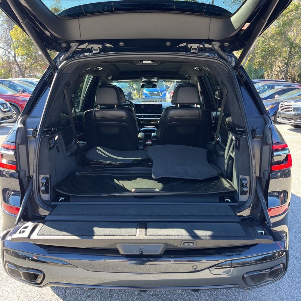 2023 BMW X7 - Image 46