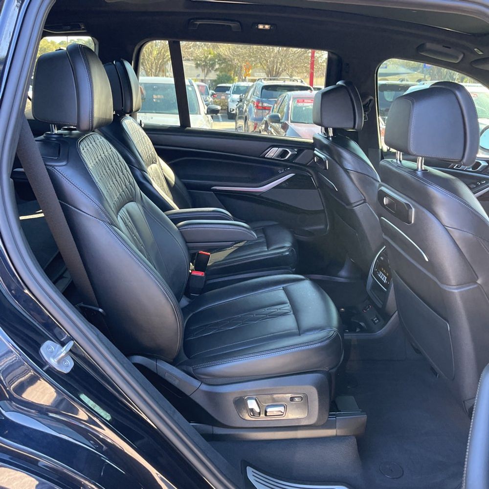 2023 BMW X7 - Image 50