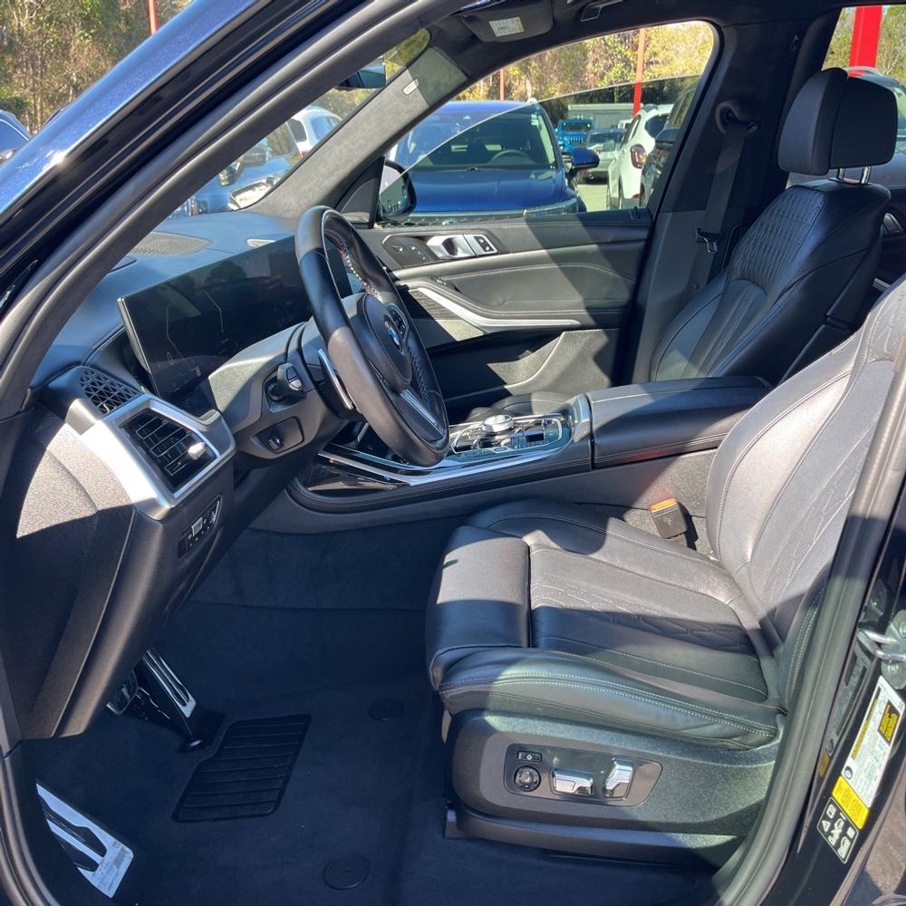 2023 BMW X7 - Image 57