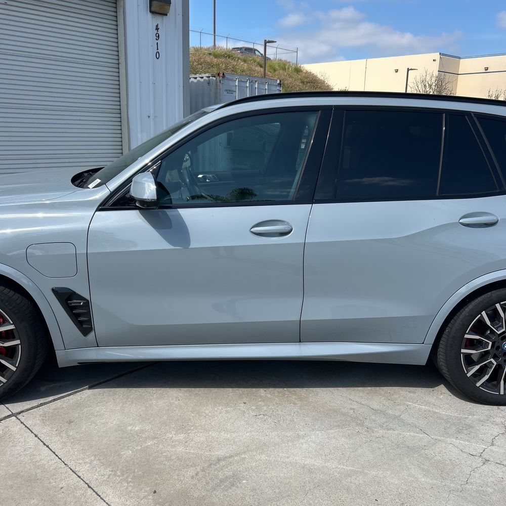 2024 BMW X5 - Image 2