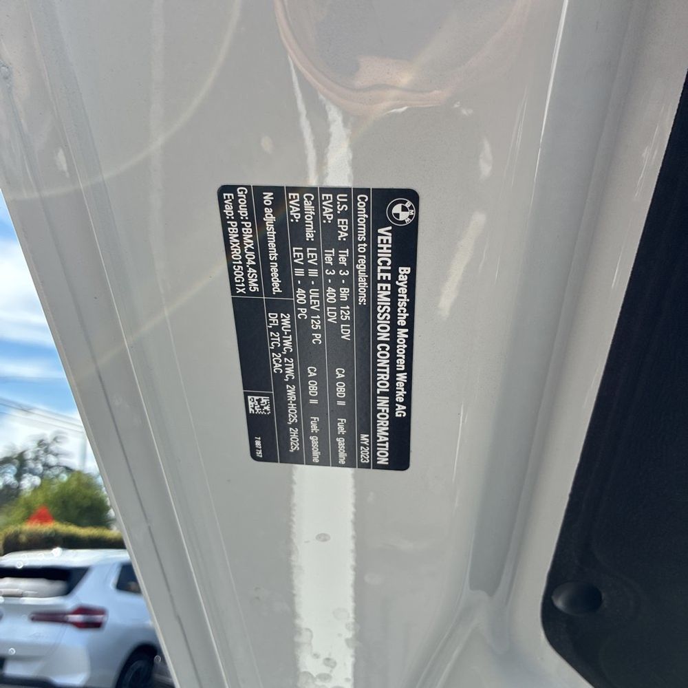 2023 BMW M8 Cabriolet - Image 16