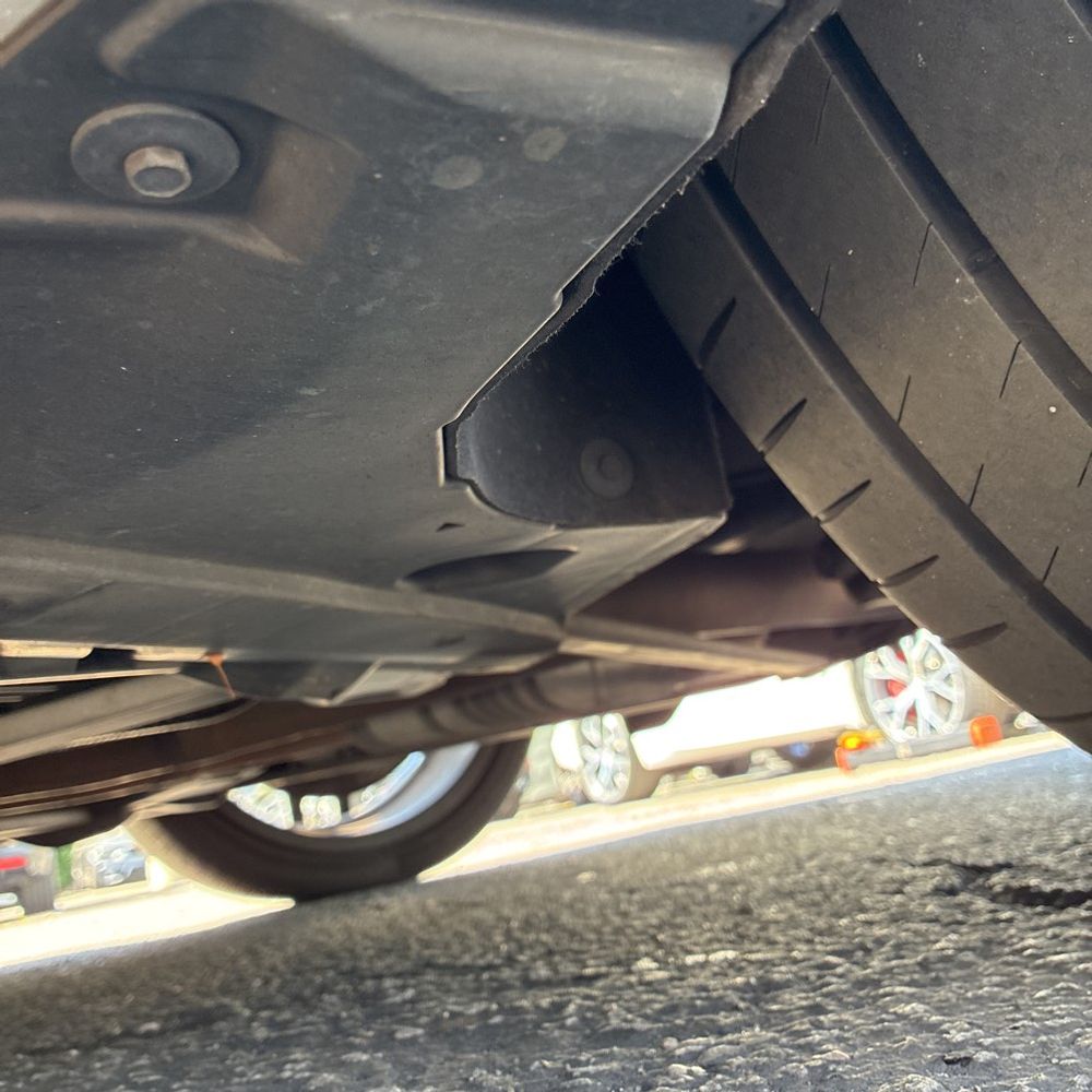 2023 BMW M8 Cabriolet - Image 17