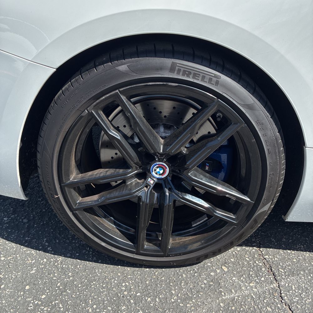 2023 BMW M8 Cabriolet - Image 18